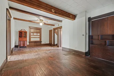 105 West Maple Street Roberts IL 60962