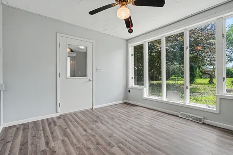105 West Maple Street Roberts IL 60962