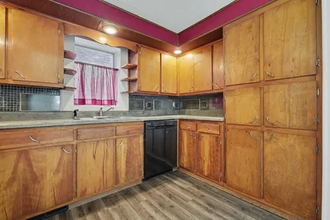 105 West Maple Street Roberts IL 60962