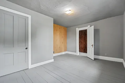 105 West Maple Street Roberts IL 60962