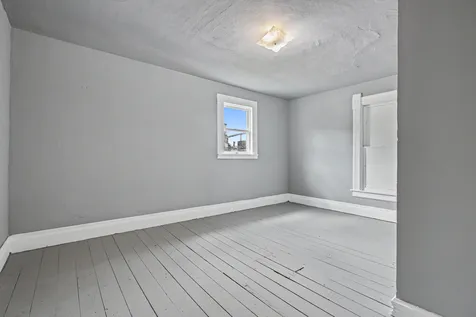 105 West Maple Street Roberts IL 60962