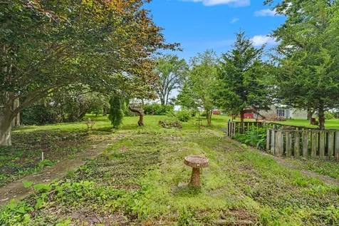 105 West Maple Street Roberts IL 60962