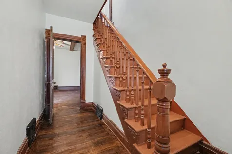 105 West Maple Street Roberts IL 60962