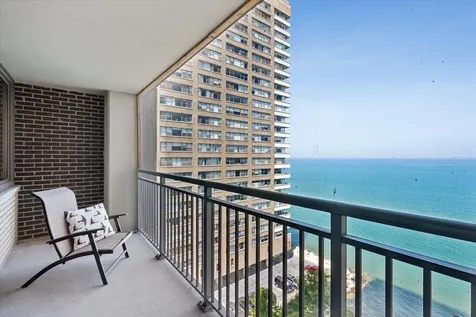 6147 North Sheridan Road Chicago IL 60660