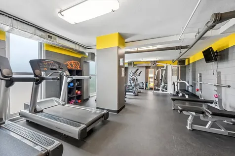 6147 North Sheridan Road Chicago IL 60660