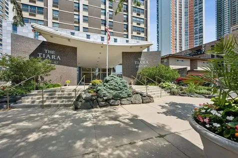 6147 North Sheridan Road Chicago IL 60660