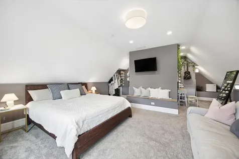 33 South Cowley Road Riverside IL 60546