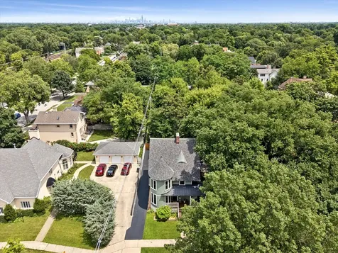 33 South Cowley Road Riverside IL 60546