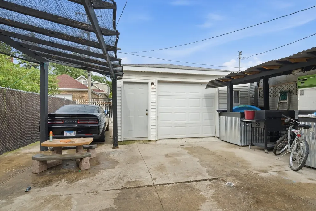 5944 South Albany Avenue Chicago IL 60629
