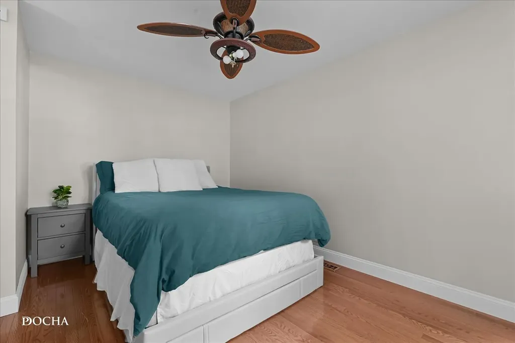 1916 Ash Court Aurora IL 60506