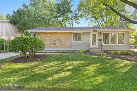 1916 Ash Court Aurora IL 60506