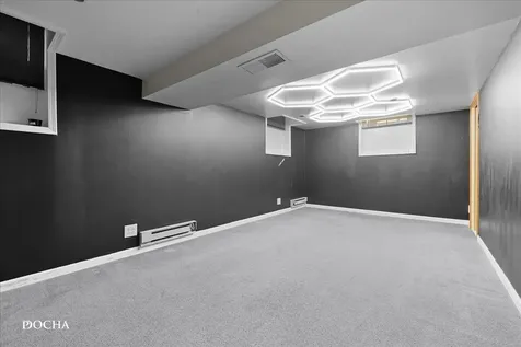 1916 Ash Court Aurora IL 60506