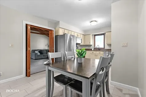 1916 Ash Court Aurora IL 60506