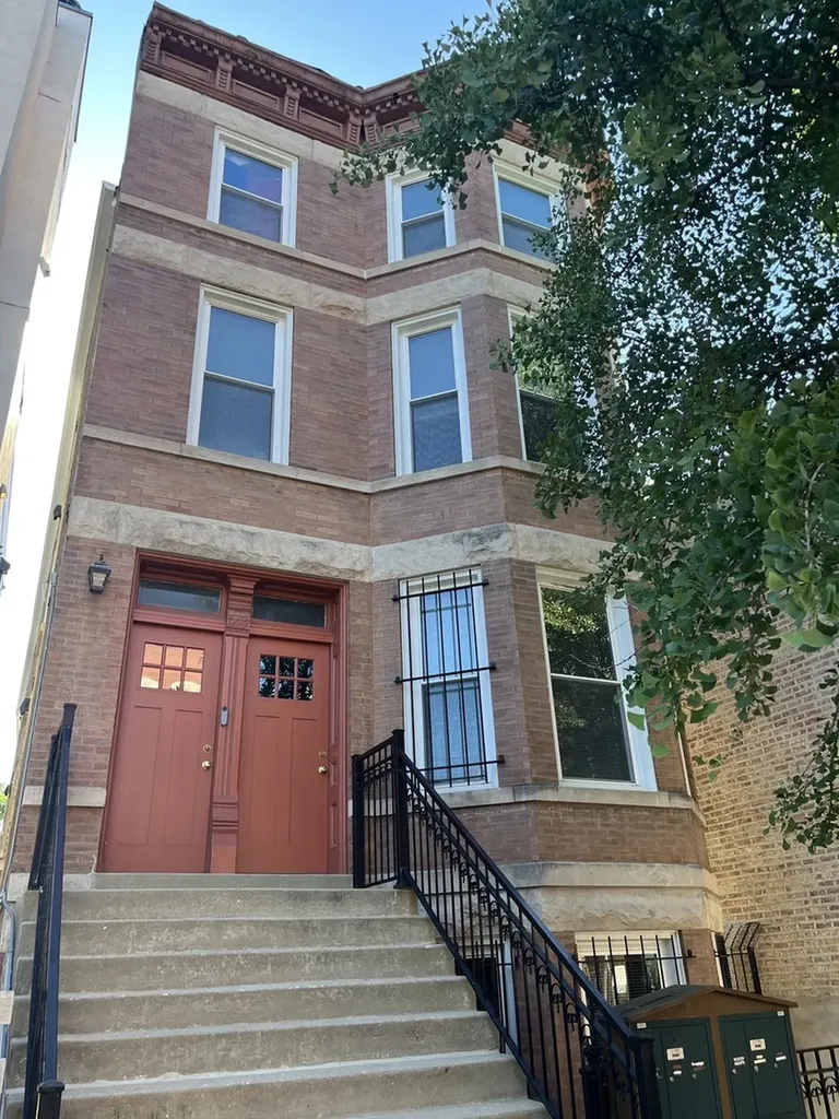 1227 North Cleaver Street Chicago IL 60642