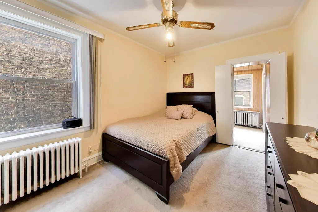 6718 North Campbell Avenue Chicago IL 60645