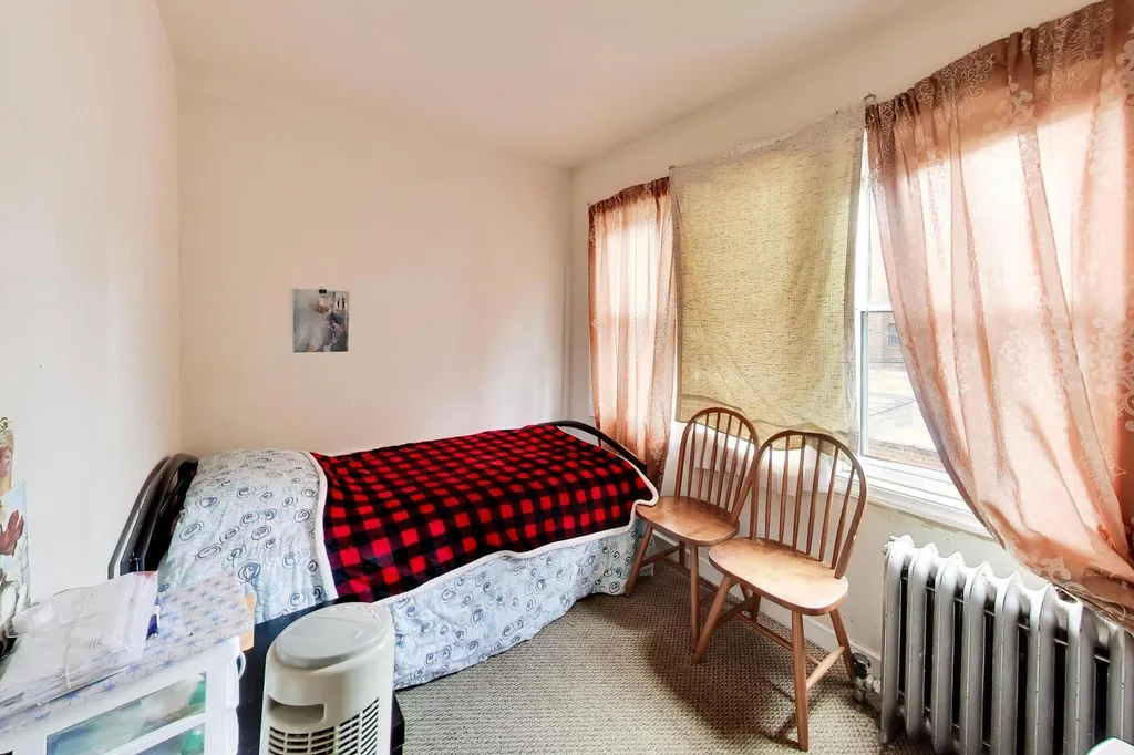 6718 North Campbell Avenue Chicago IL 60645