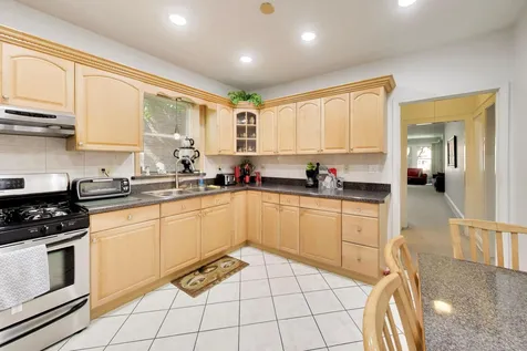 6718 North Campbell Avenue Chicago IL 60645