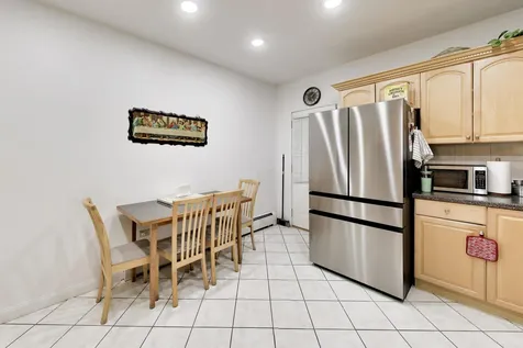 6718 North Campbell Avenue Chicago IL 60645