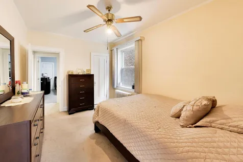 6718 North Campbell Avenue Chicago IL 60645