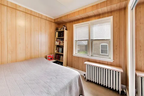 6718 North Campbell Avenue Chicago IL 60645