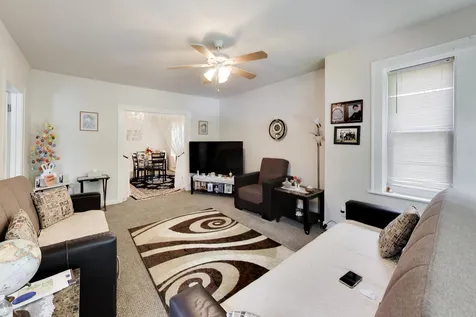 6718 North Campbell Avenue Chicago IL 60645
