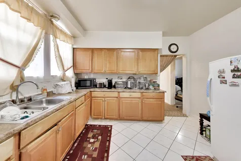 6718 North Campbell Avenue Chicago IL 60645
