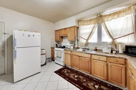 6718 North Campbell Avenue Chicago IL 60645