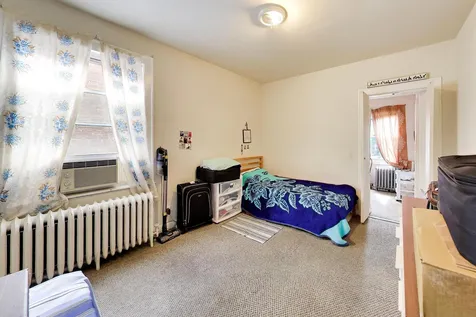 6718 North Campbell Avenue Chicago IL 60645