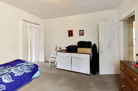 6718 North Campbell Avenue Chicago IL 60645