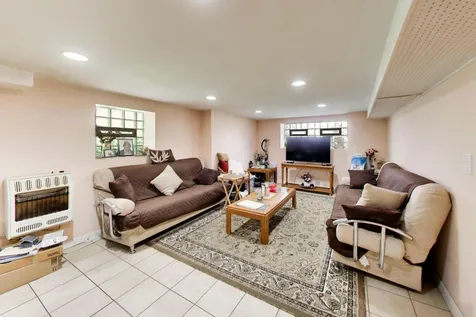6718 North Campbell Avenue Chicago IL 60645