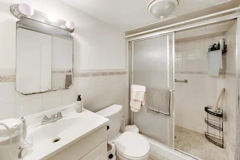 6718 North Campbell Avenue Chicago IL 60645