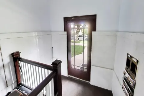 6718 North Campbell Avenue Chicago IL 60645