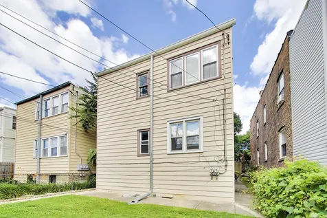 6718 North Campbell Avenue Chicago IL 60645