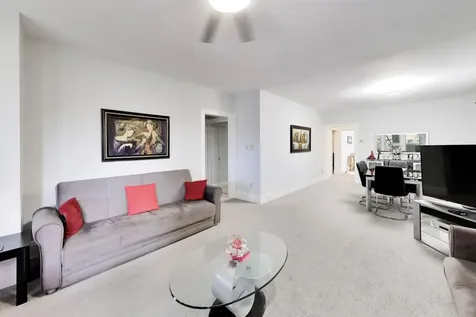 6718 North Campbell Avenue Chicago IL 60645
