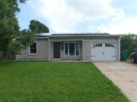 229 Nippert Avenue Romeoville IL 60446