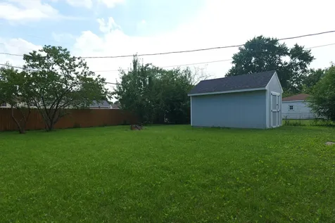 229 Nippert Avenue Romeoville IL 60446