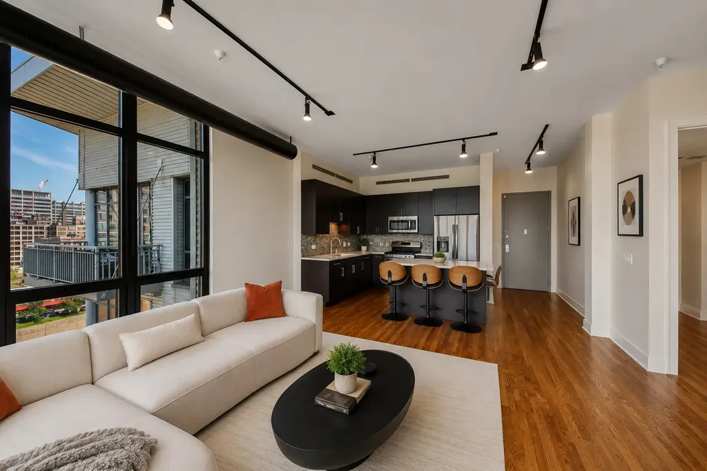 770 West Gladys Avenue Chicago IL 60661
