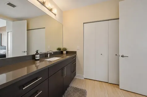 770 West Gladys Avenue Chicago IL 60661
