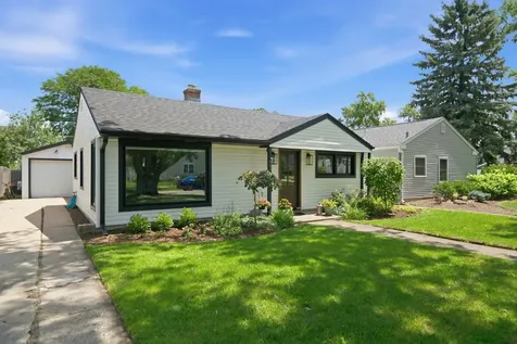 905 North Douglas Avenue Arlington Heights IL 60004