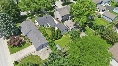 905 North Douglas Avenue Arlington Heights IL 60004