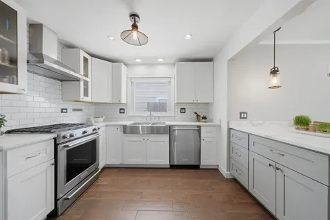 905 North Douglas Avenue Arlington Heights IL 60004
