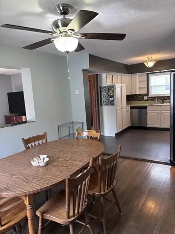 1511 Fell Avenue Bloomington IL 61701