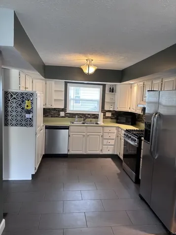 1511 Fell Avenue Bloomington IL 61701