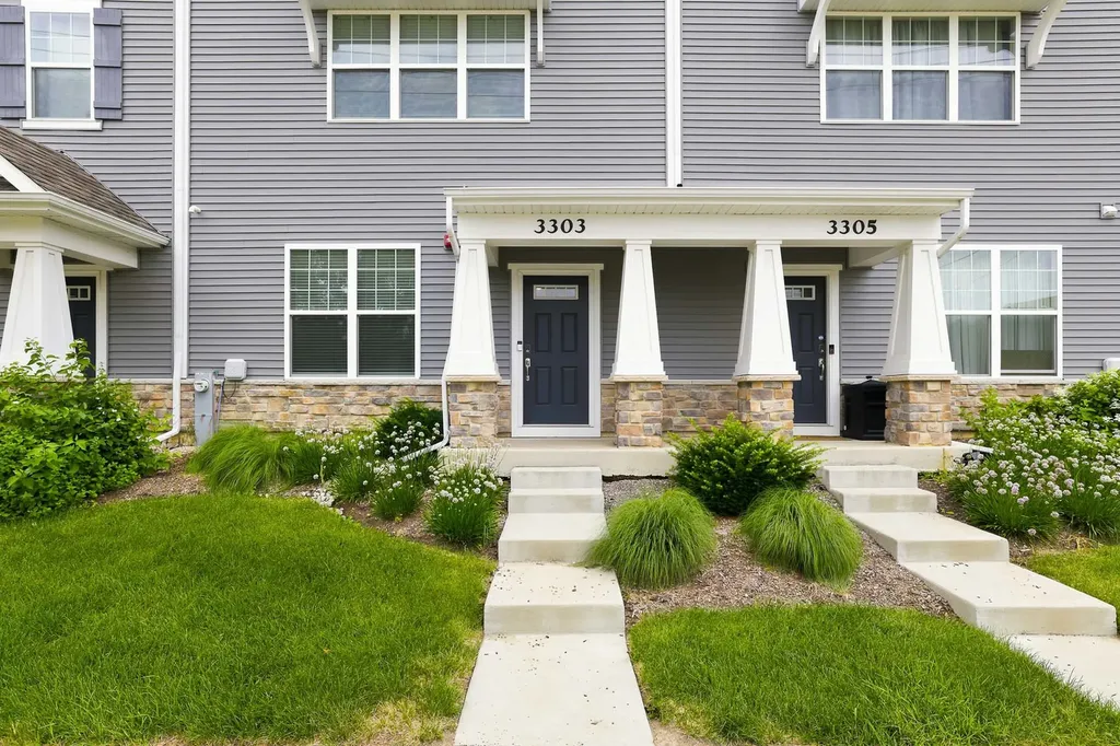 3303 Trillium Circle Rolling Meadows IL 60008
