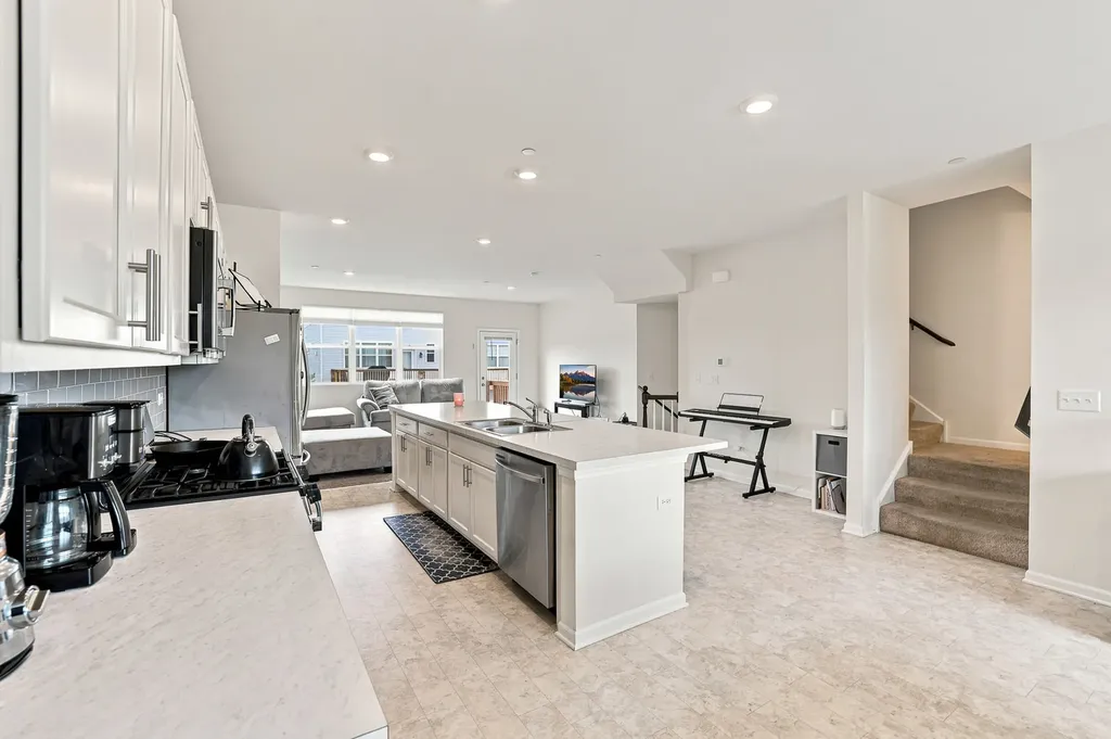 3303 Trillium Circle Rolling Meadows IL 60008