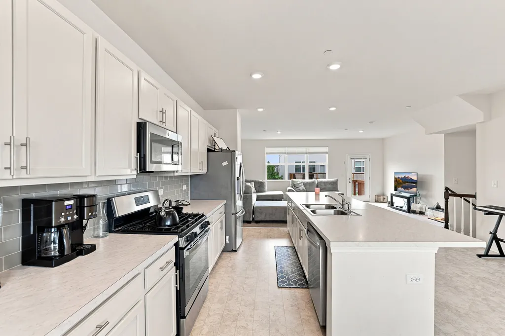 3303 Trillium Circle Rolling Meadows IL 60008