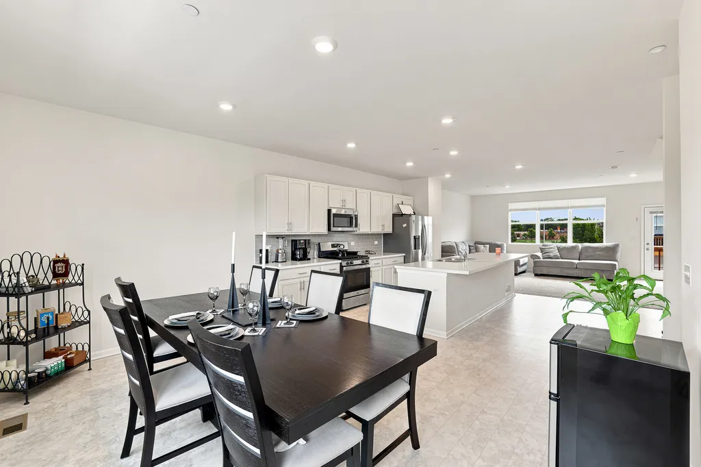 3303 Trillium Circle Rolling Meadows IL 60008