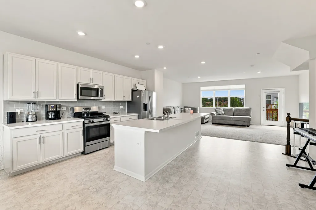 3303 Trillium Circle Rolling Meadows IL 60008
