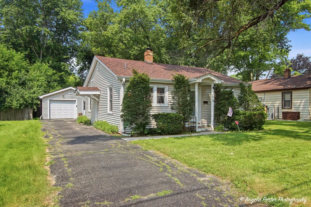 1019 North Madison Street Woodstock IL 60098