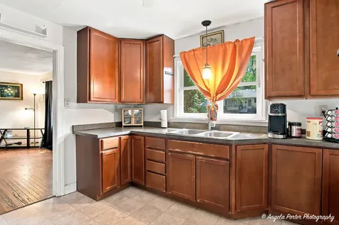 1019 North Madison Street Woodstock IL 60098